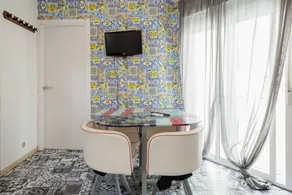 Sevilla Center Premium Apartment with Balcony, Wi-Fi & Air Conditioning - Image 4