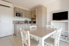 Apartment “Les Rivages du Gardon” with Shared Pool, Wi-Fi and Air Conditioning - Image 4