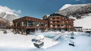 Aparthotel with terrace, heated pool & hot tub | Suitable for remote work - Image 4