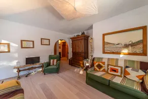 Apartment with garden - Image 2