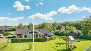Holiday home with hot tub, sauna & terrace - Image 2