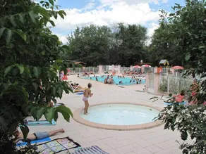 Charmant mobil home avec piscine chauffée et terrasse - Image 2