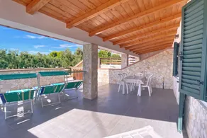 Flat with BBQ, terrace & garden | Garden view - Image 2