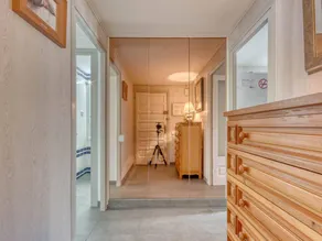 Flat with garden & pool - Image 3