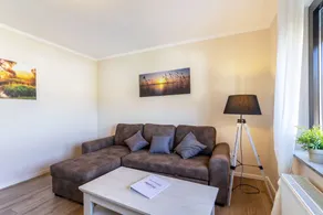 Apartment with garden - Image 4