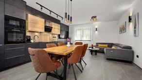 Holiday apartment with garden, terrace & pool - Image 4