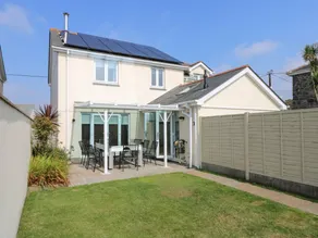 Cottage with garden - Image 2