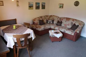 Holiday apartment with garden, barbecue & terrace - Image 4