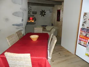 Maison de vacances entièrement équipée avec terrasse et jardin | Vue ville - Image 4