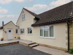 Cottage avec barbecue, jardin et jacuzzi - Image 2