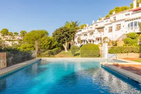 Studio with pool, garden & terrace | Mountain view - Image 2