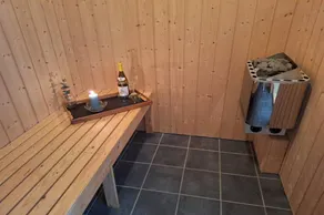 House with jacuzzi, barbeque & sauna - Image 5