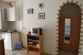 Studio with BBQ, terrace & garden - Image 3