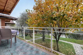 Flat with garden & pool | Lake view - Image 2