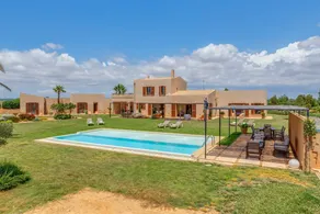 Family-friendly lovely house with garden, BBQ & private pool | Mountain view | Perfect for remote work | Pets are welcome - Image 2