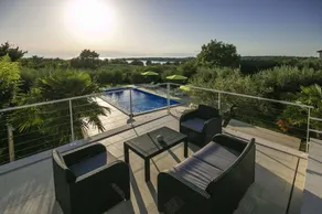 Charmantes Apartment nur 400 Meter zum Strand mit grossem Pool, privater Terrasse, Grill, Liegen - Image 5