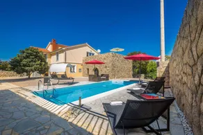 Child-friendly letting with garden, terrace & BBQ | Pool view - Image 3
