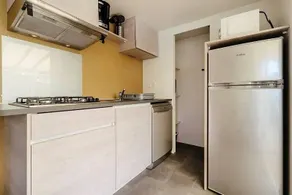 Wonderful mobile home with barbecue, garden & heated pool | Dogs allowed - Image 3