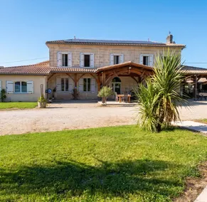 Holiday home with barbecue, terrace & pool | Garden view - Image 2