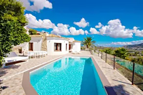 Spacieuse villa entièrement équipée avec barbecue, piscine privée et terrasse | Vue mer - Image 4