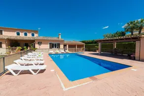Child-friendly lovely villa with terrace, jacuzzi & private pool - Image 2