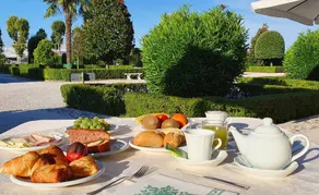 Villa Serena: Camera Famigliare per 4 (2 camere doppie comunicanti, riservata alle famiglie con bambini e non adulti) - Image 4