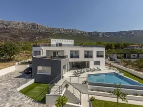 Fully equipped villa with barbecue, pool & sauna - Image 3