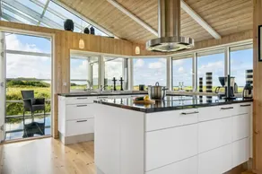 Fully equipped spacious house with jacuzzi, terrace & sauna | Sea view | Next to the beach - Image 5