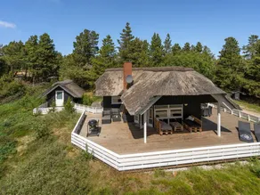 Holiday home with sauna - Image 5