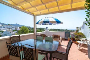 Apartment with terrace & pool - Image 3