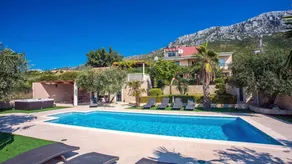 Flat with barbeque, terrace & garden | Mountain view - Image 2