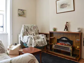 Cottage with garden & barbecue - Image 3