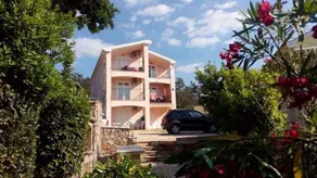 Apartment with garden & barbeque - Image 2
