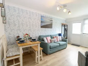 Cottage with garden - Image 4