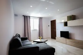 Modern and spacious Seafront Maisonette - Image 5