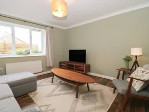 Cottage with garden - Image 2