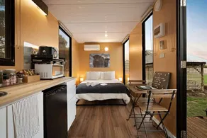 Cozy Tiny House with Lovely Outdoor Area and BBQ in Purdeet, Victoria - Image 3