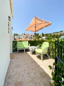 House with garden | City view - Image 5