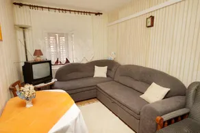 Flat with barbecue & terrace - Image 2