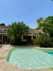 Familienorientiertes wunderschönes Ferienhaus mit Grill, Garten und Pool | Gartenblick | Perfekt für die Arbeit von Zuhause | Haustiere sind willkommen - Image 3