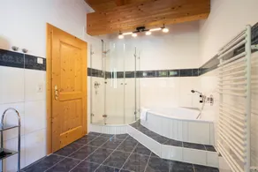 Relax in the Premium Room of Leutasch Retreat: Extra space, bath and shower, ideal for active summers and winters in Tyrol. - Image 5