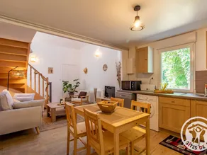Cottage with barbecue & pool - Image 2
