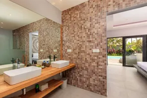 Family-friendly spacious villa with garden & private pool - Image 2