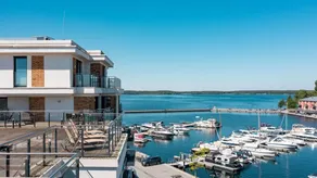 Agréable appartement de vacances entièrement équipé avec terrasse et sauna | Vue lac | Avec animaux bienvenus - Image 5