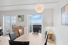 Flat with sauna, terrace & hot tub | Sea view - Image 4