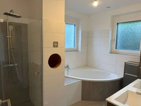 Lovely holiday home with 4 bedrooms for 6 persons - Image 4