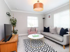 Beautiful cottage with garden - Image 2