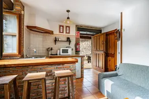 Holiday home with garden, barbecue & terrace | Garden view - Image 4
