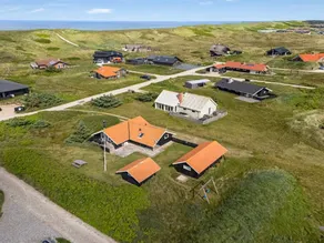 Holiday home with terrace - Image 5