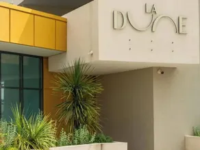 Appartement avec piscine chauffée et terrasse - Image 2